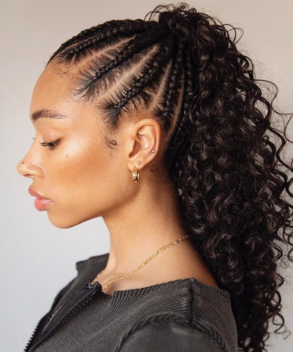 coque baixo ou rabo de cavalo alto para formatura