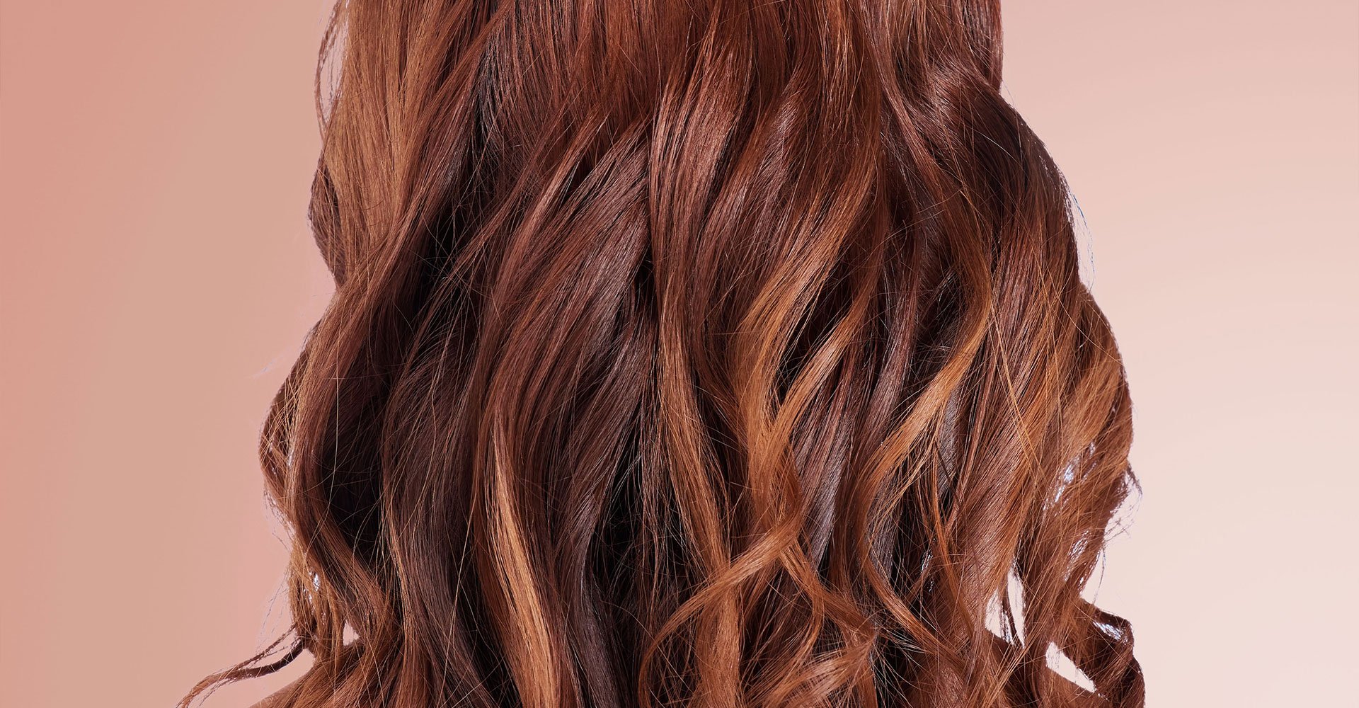 Morena Iluminada Rejuvenescedora: Pontos de Luz para um Visual Mais Jovem