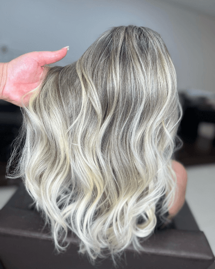 cabelo platinado feminino