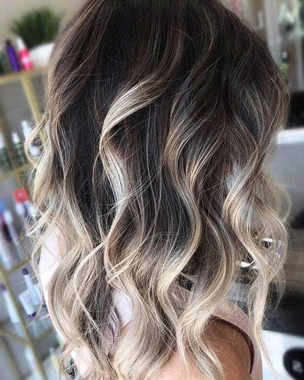 ideias cabelo preto mechas platinadas