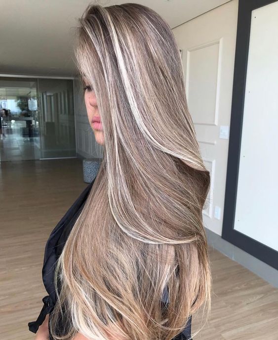 ideias cabelo preto mechas platinadas