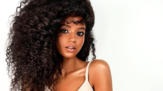 quanto custa pintar o cabelo de preto liso profissionalmente