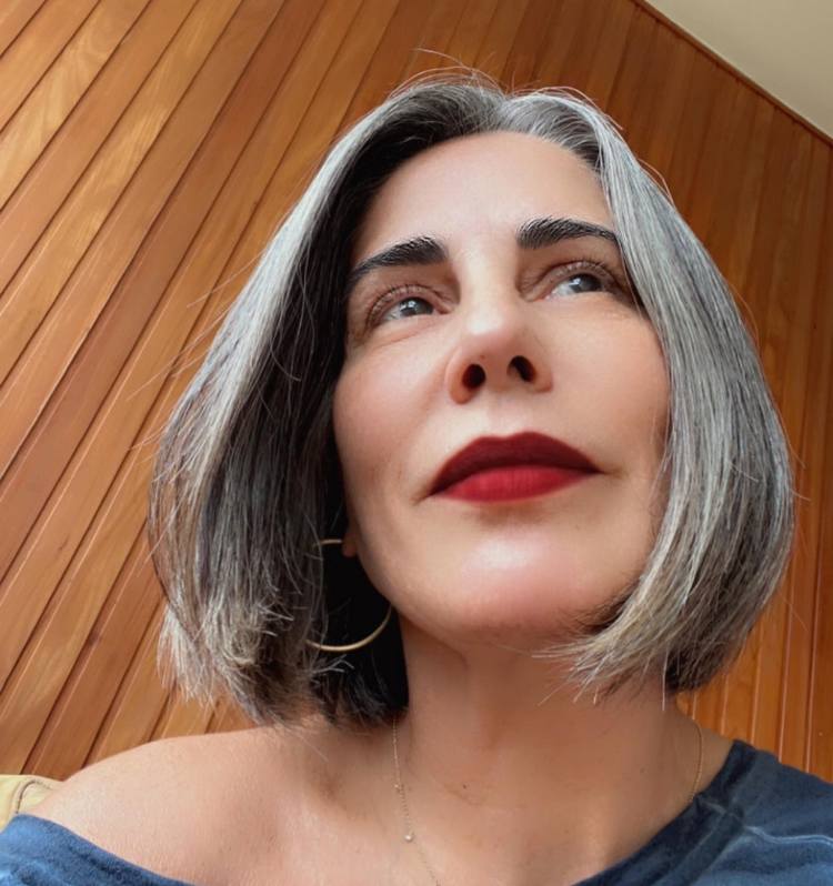 Como Escolher a Cor Ideal para Cobrir Cabelos Brancos com Naturalidade