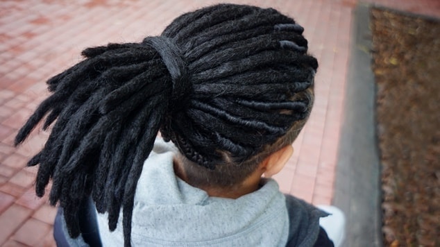 inspiração de penteados com dreadlocks