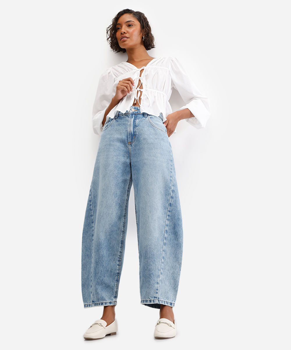 Calça barrel para cada tipo de corpo: Dicas de estilo