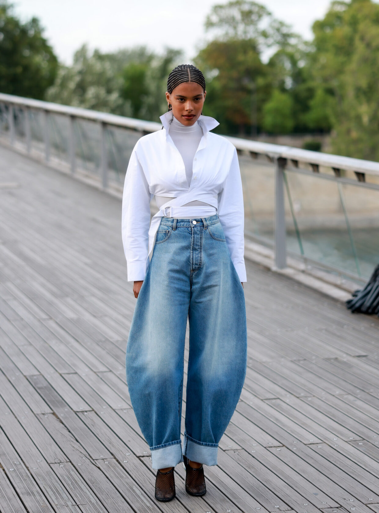 Onde comprar calça barrel: As melhores marcas e modelos