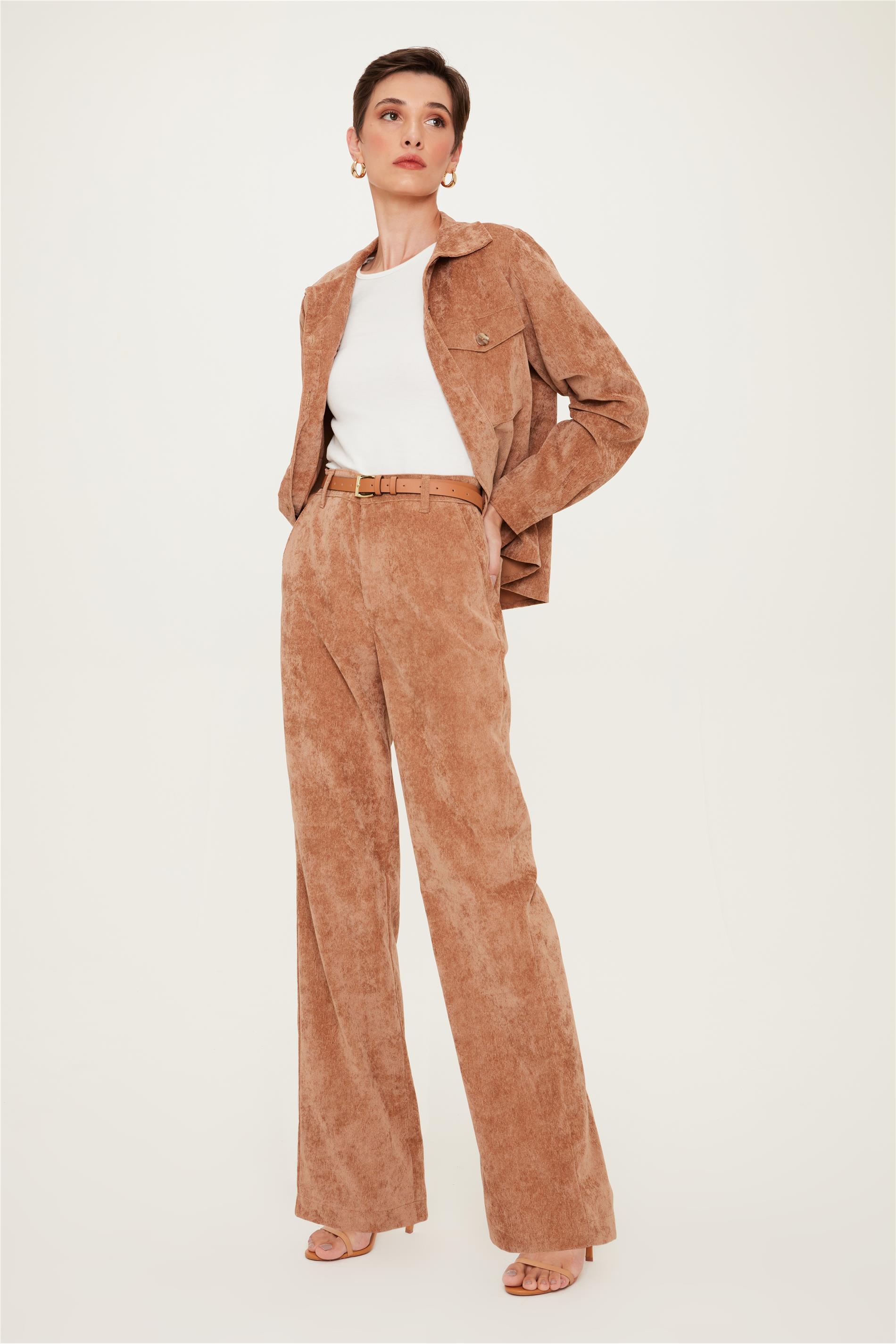 erros ao usar calça flare de veludo