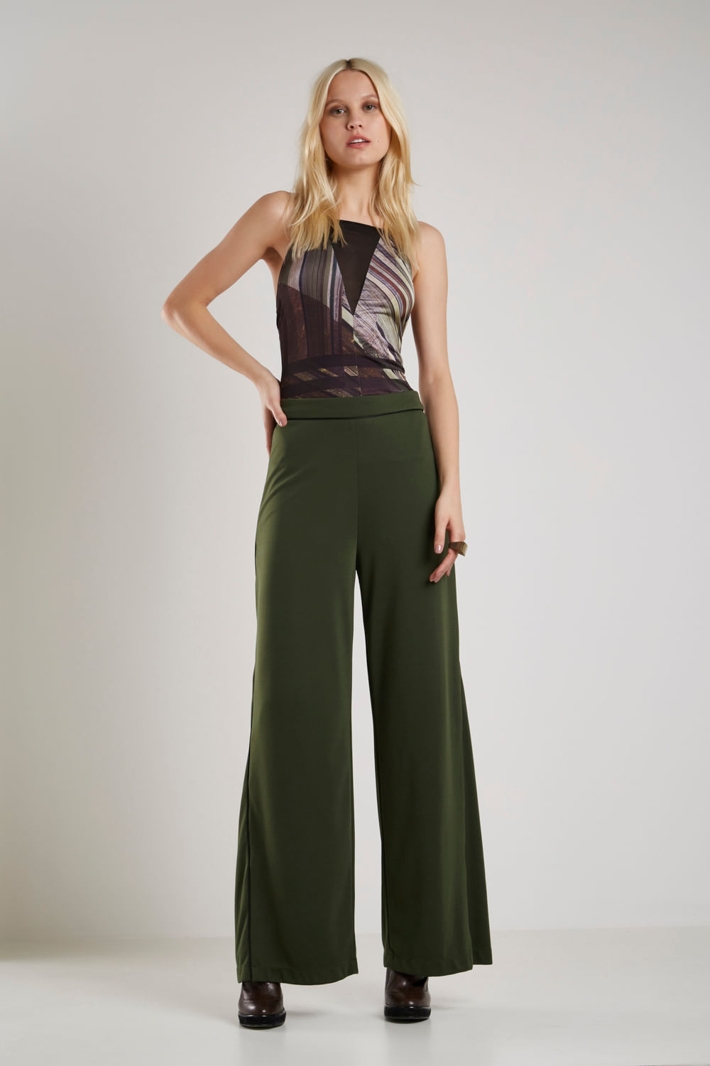 calça pantalona vs calça wide leg qual a diferença