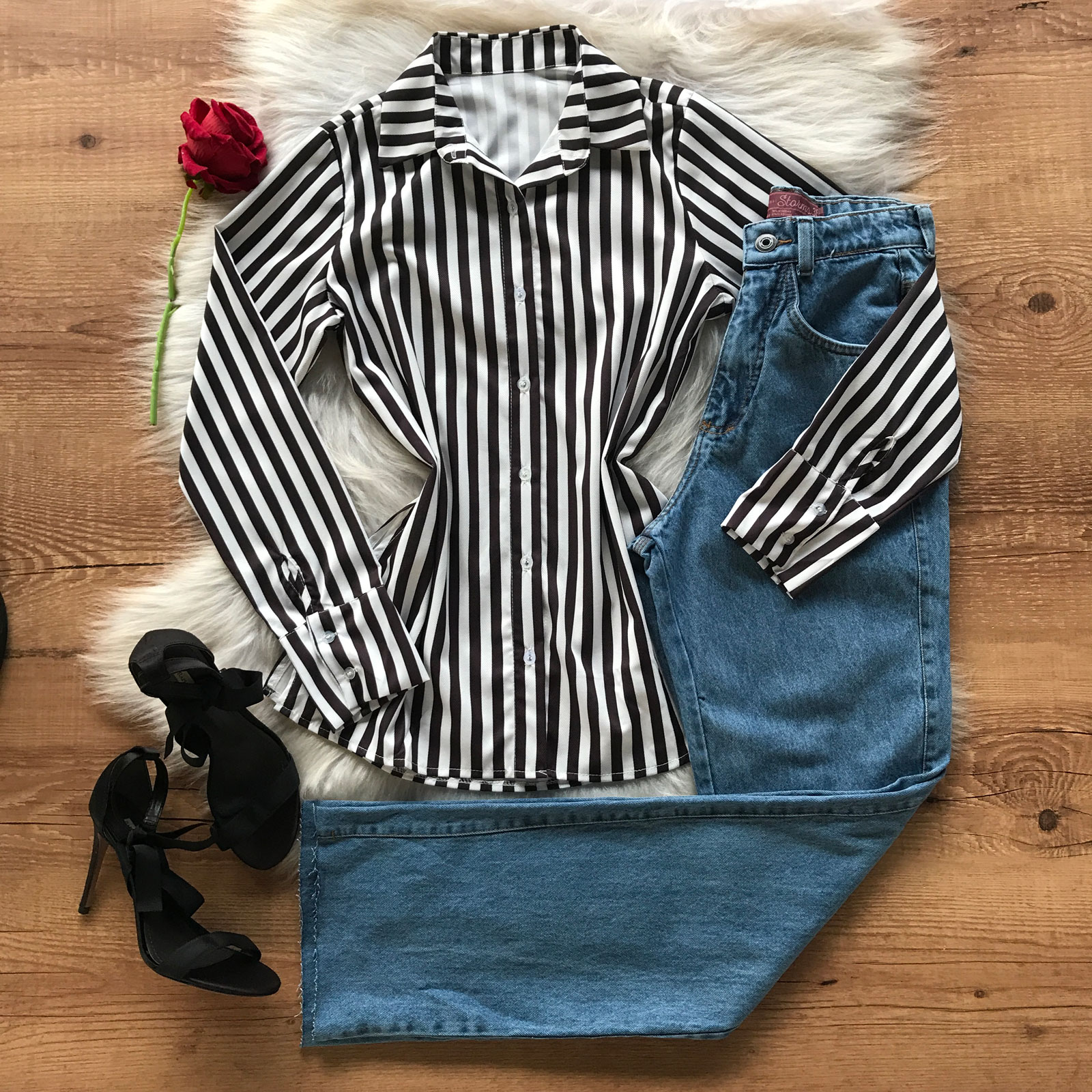 camisa listrada feminina manga curta preta e branca