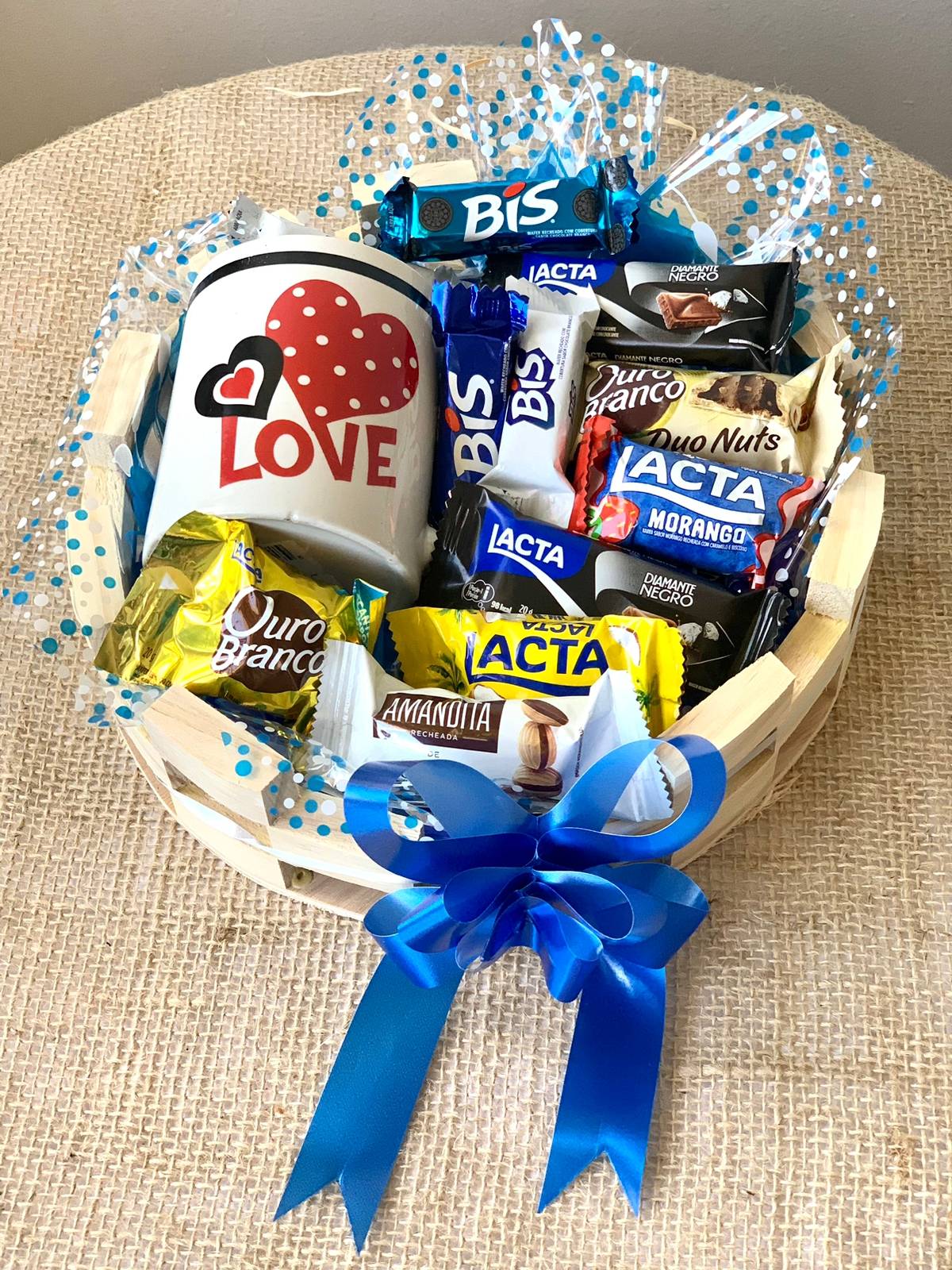 cesta de aniversário com cerveja