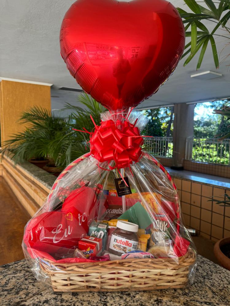 cesta de aniversário surpresa