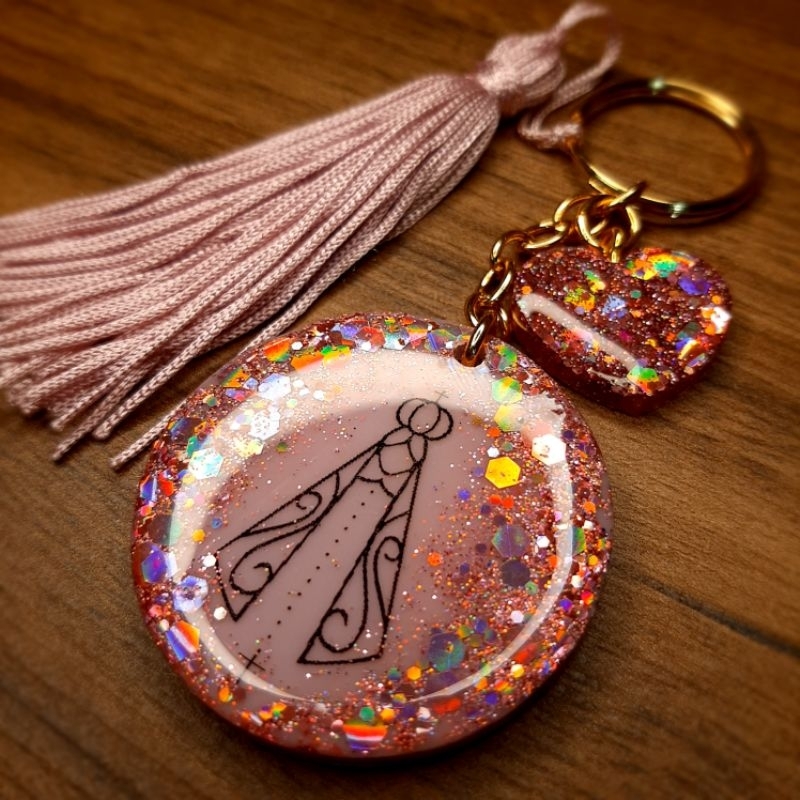 chaveiro resina com pingente