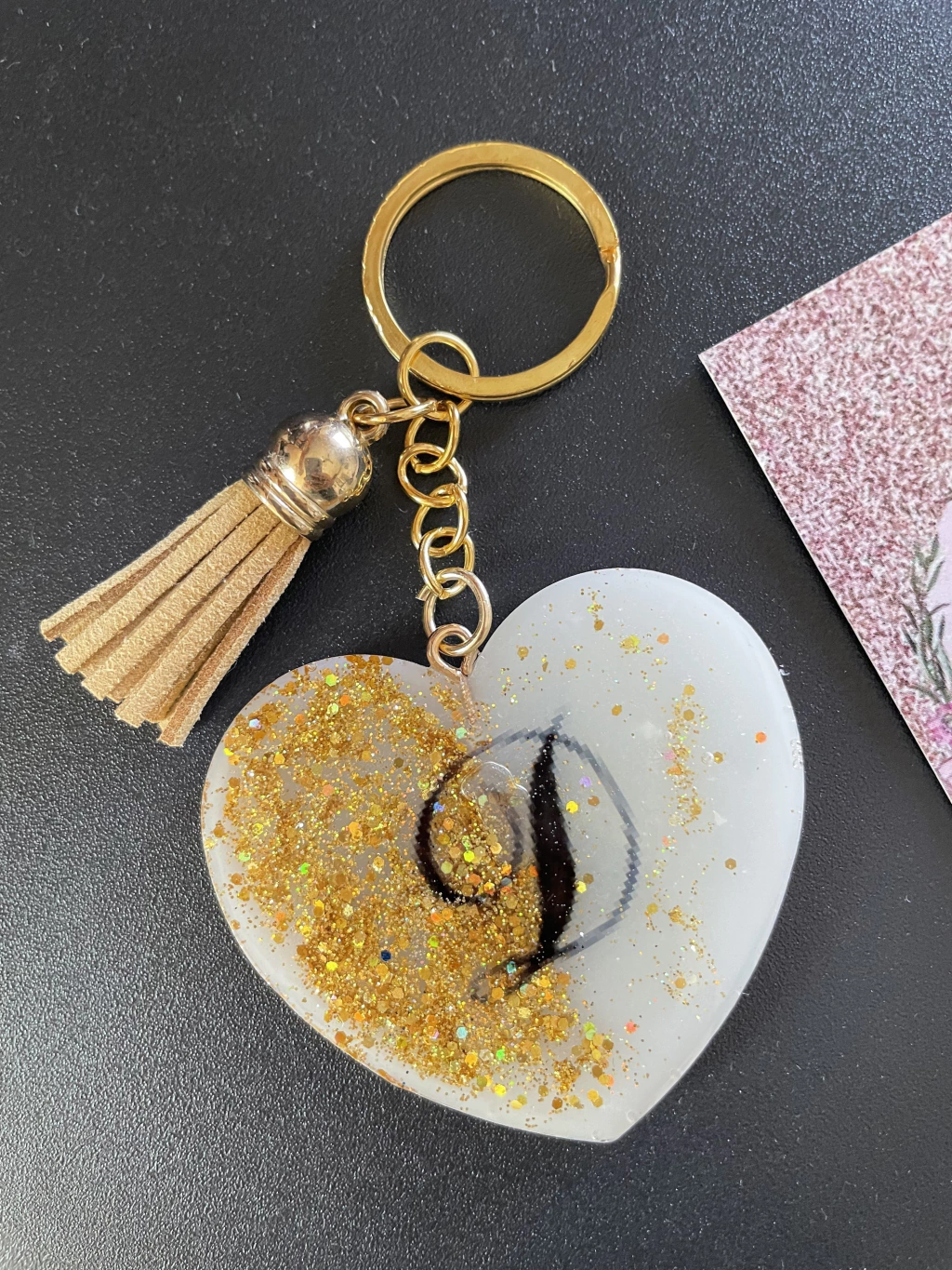 chaveiro resina com glitter