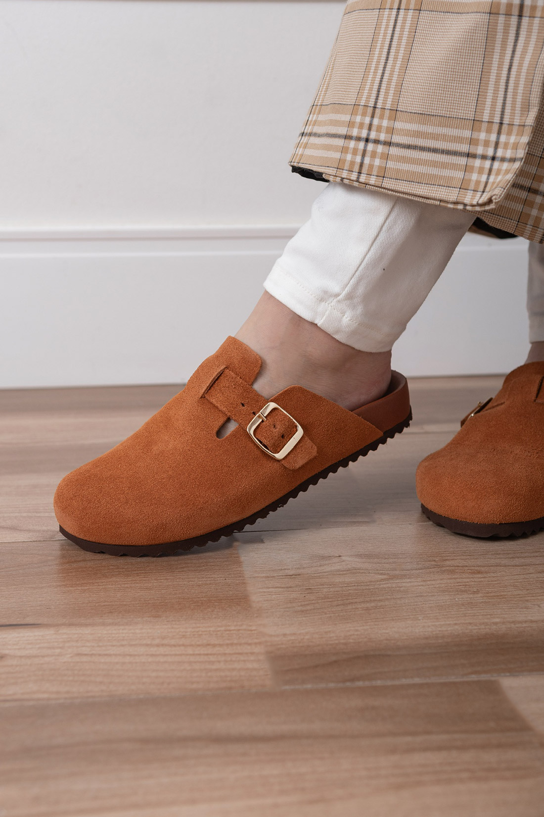 clog feminino com fivela