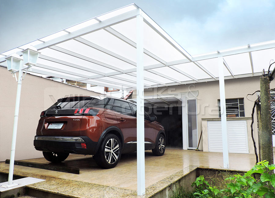 Policarbonato vs. Vidro: Qual a Melhor Cobertura para Garagem?