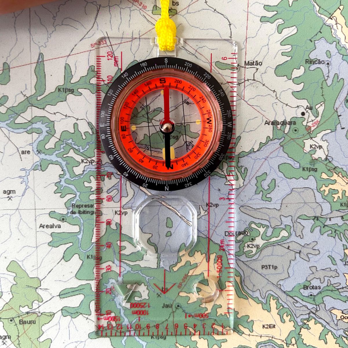 Como escolher uma bússola de orientação