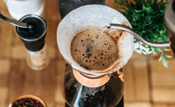 Coador de Pano vs. Filtro de Papel: Qual o Melhor para o seu Café?