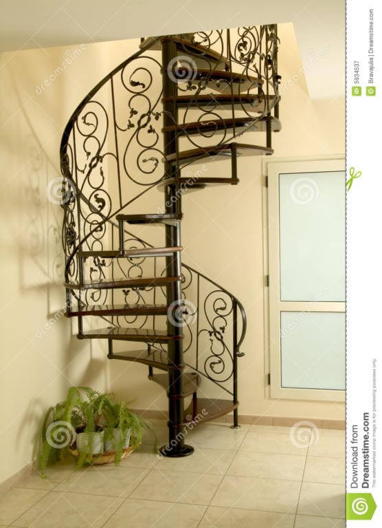 Erros comuns na montagem de escadas caracol e como evitá-los