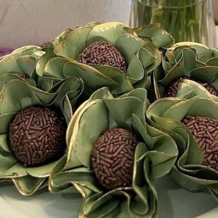 Forminhas de Tecido vs. Papel: Qual o Melhor para Seu Evento?