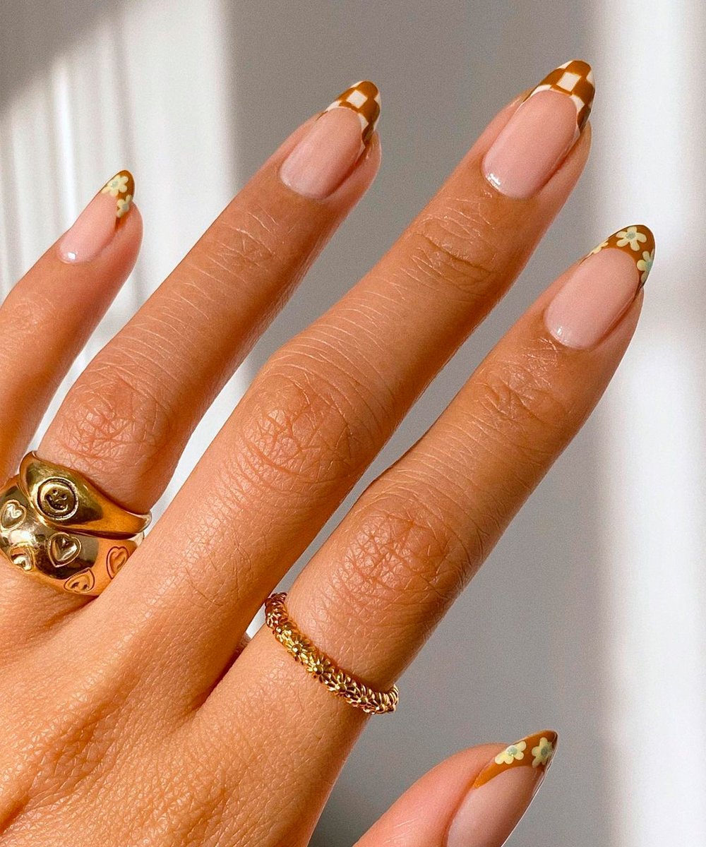 Como Escolher o Adesivo Ideal para Unha Meia-Lua Perfeita