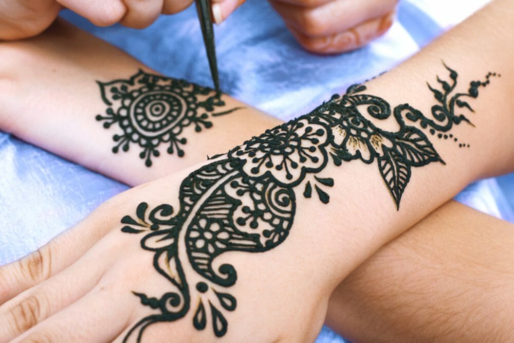 Henna vs. Tatuagem Temporária: Qual a Melhor Opção para Você?