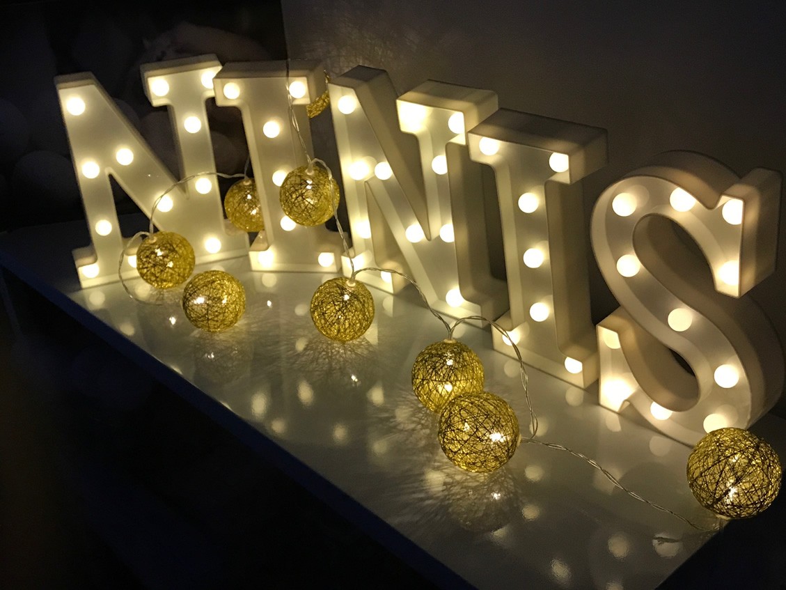5 Ideias Criativas para Decorar com Letras Luminosas DIY
