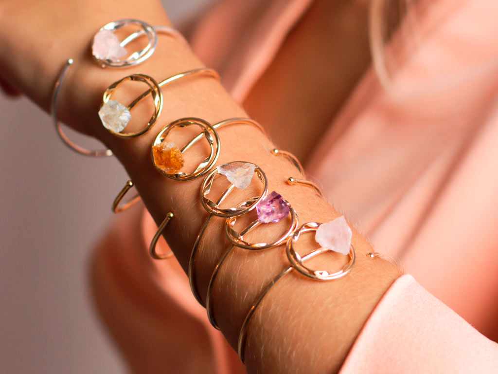 Cuidados e Manutenção para Aumentar a Vida Útil das Suas Pulseiras de Pedras