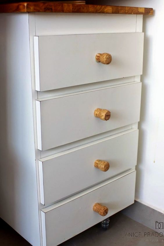 como fazer puxador de gaveta reciclado