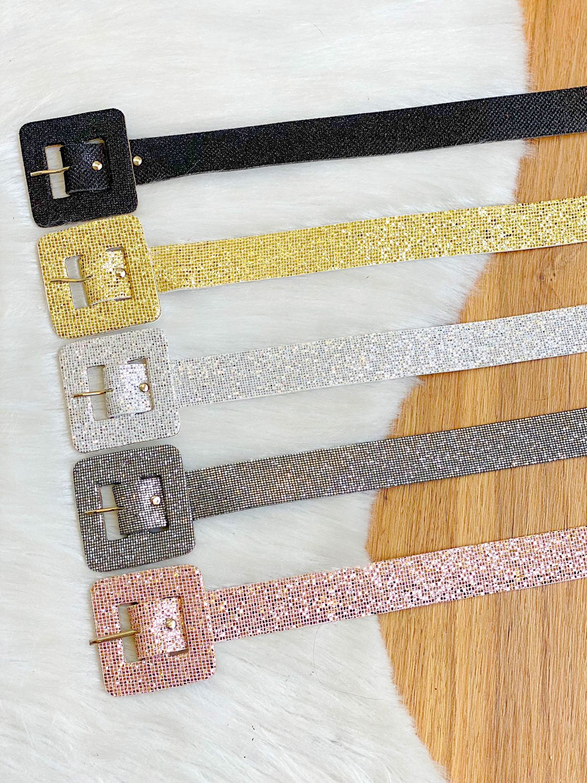 5 maneiras de usar seu cinto de strass