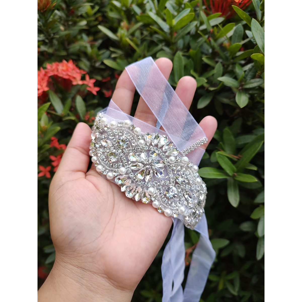 Materiais alternativos para cintos de strass