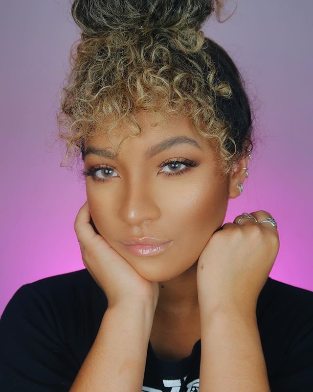 Maquiagem para Pele Morena: Cores de Blush e Contorno que Realçam