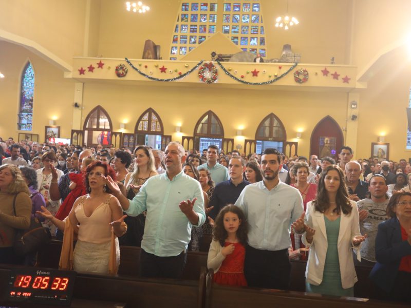 calça jeans ou vestido qual o melhor para missa