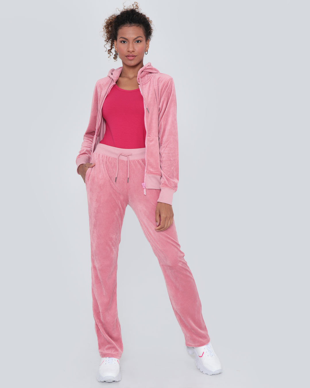 preço médio conjunto plush feminino