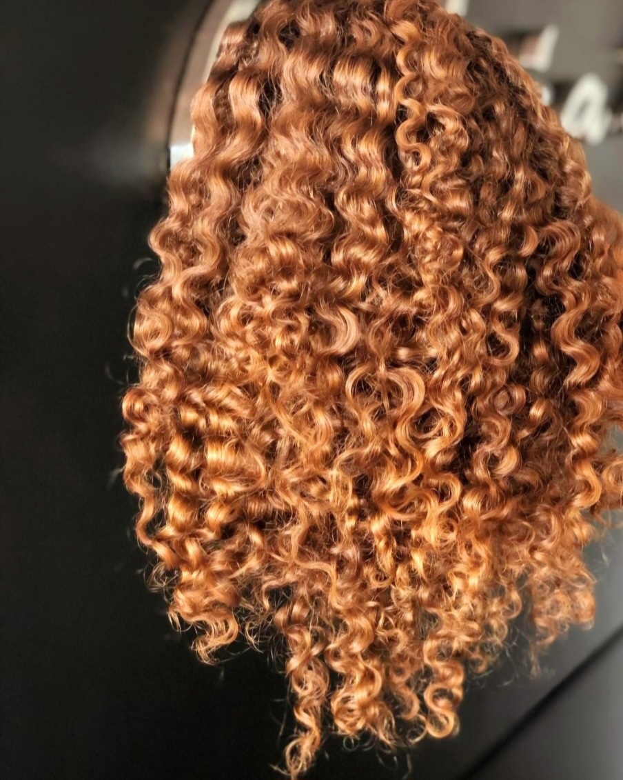 Raiz Esfumada e Loiro Mel: A Combinação Perfeita para Baixa Manutenção