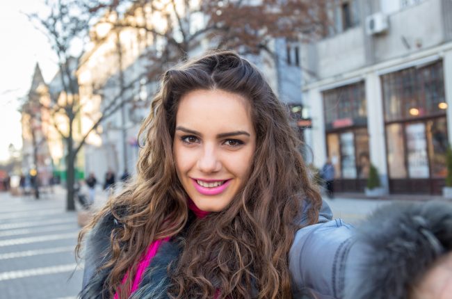 quanto custa pintar cabelo loiro escuro acinzentado no salão