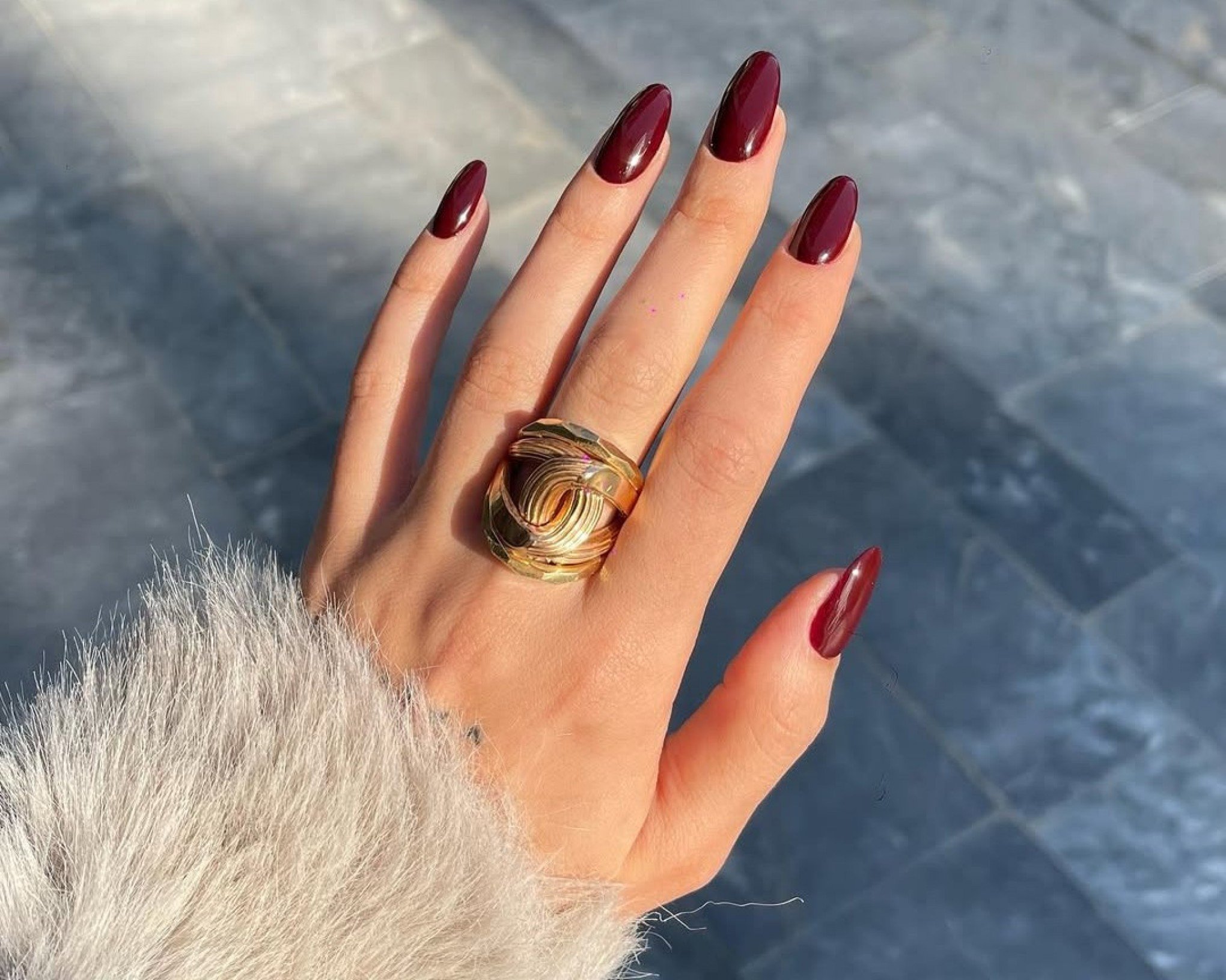 Como Escolher o Esmalte Ideal para seu Tom de Pele em 2026