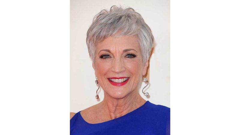 pixie cut versus bob para mulheres 60 anos