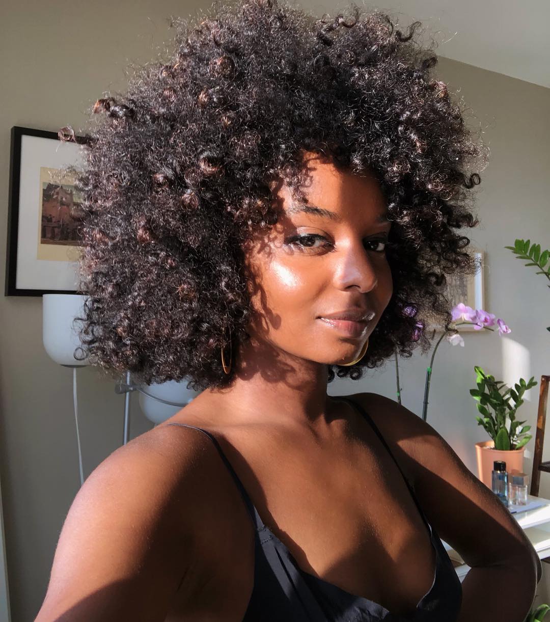 Cortes de Cabelo Crespo Curto: Praticidade e Estilo com Pixie e Tapered