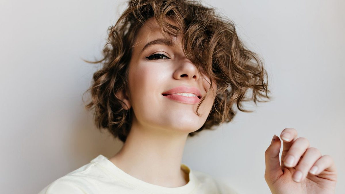 corte cacheado feminino 2026