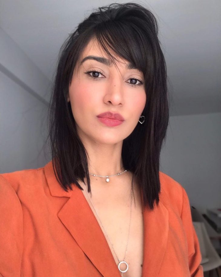 Penteados para Rosto Redondo: Volume no Topo e Assimetria