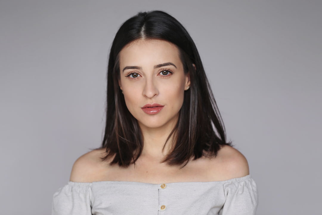 cortes de cabelo médio para valorizar o rosto