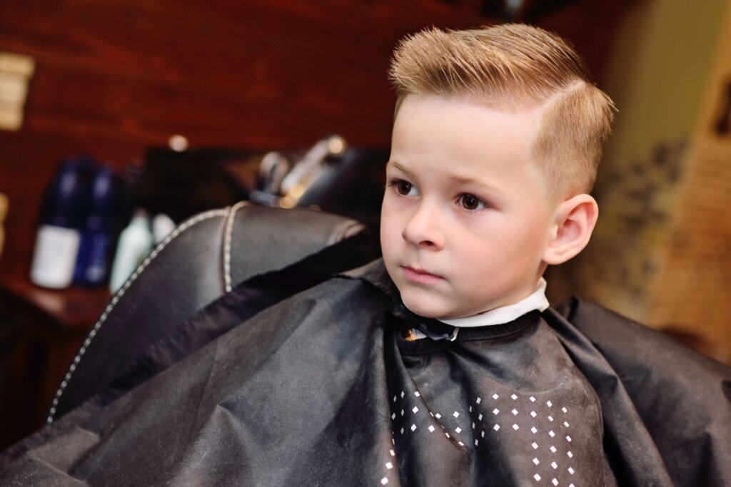 quanto custa um corte de cabelo infantil masculino na barbearia