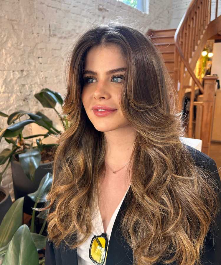 Franja cortininha: o guia completo para cabelo longo