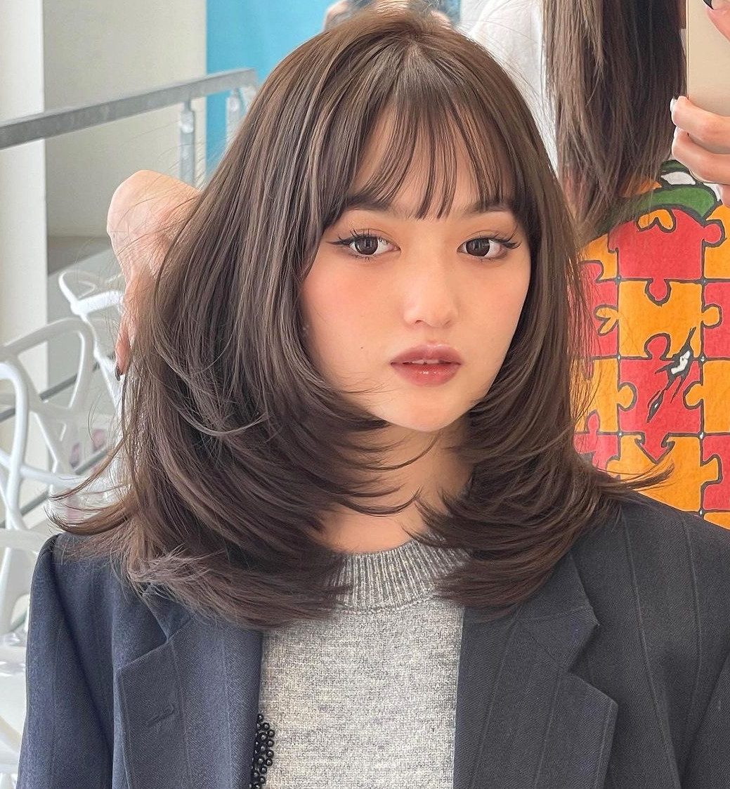 cortes de cabelo médio que rejuvenescem