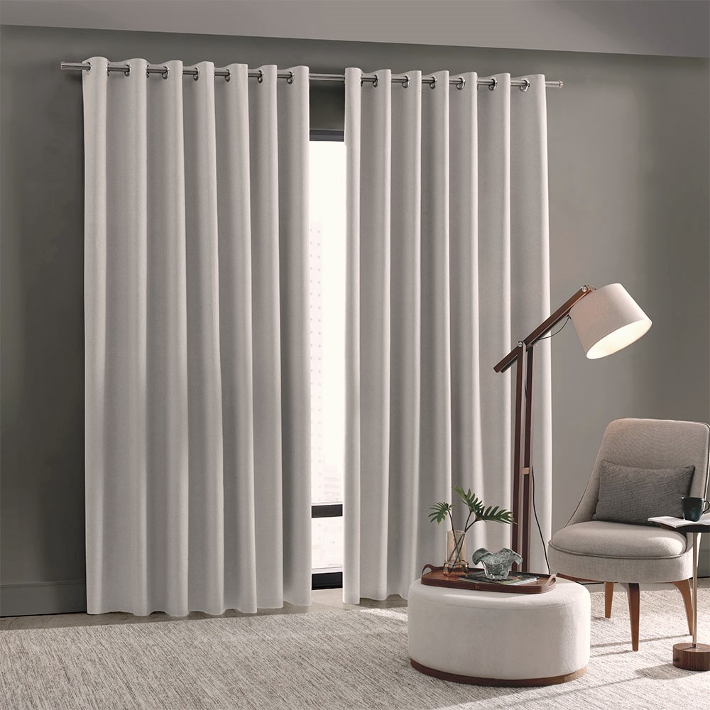 Cortina Blecaute de PVC ou Tecido: Prós e Contras para sua Casa