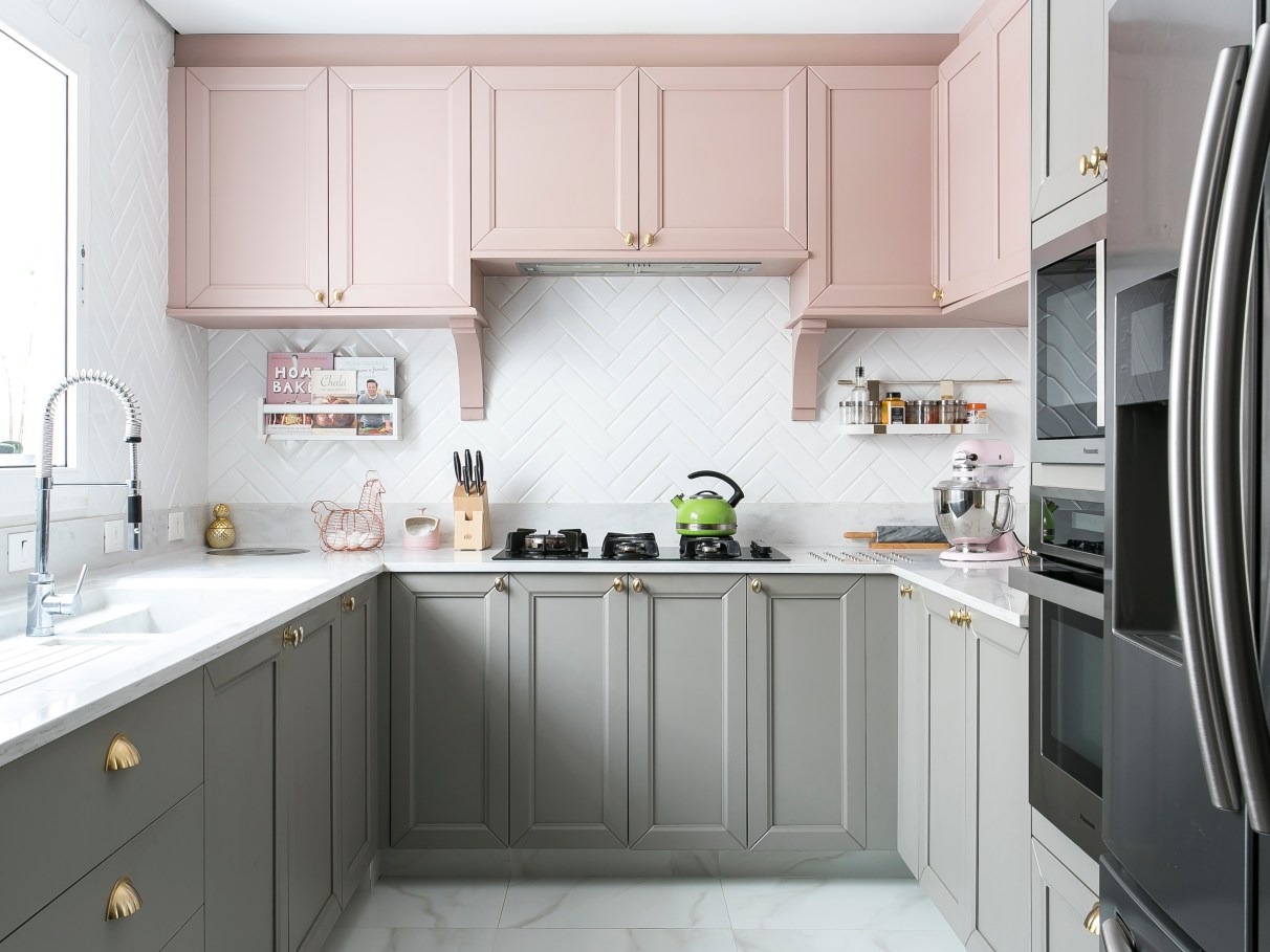 erros comuns ao decorar cozinha cinza e rosa