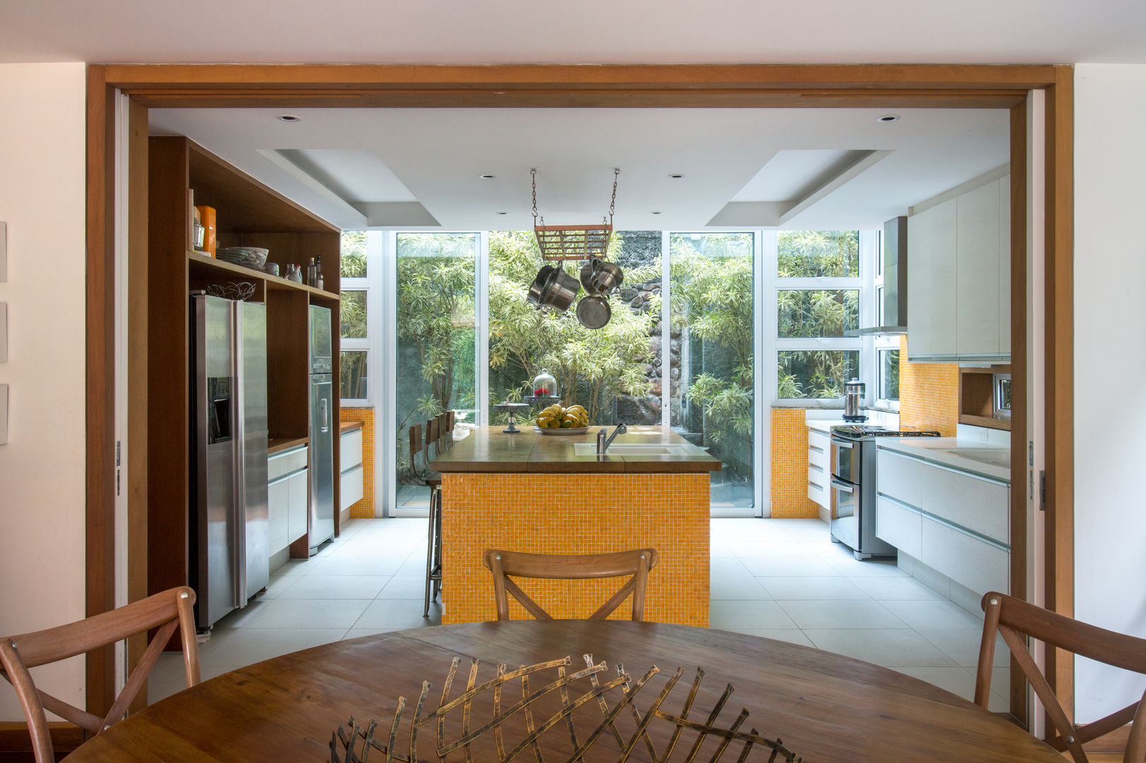 ideias de cozinha com porta de vidro