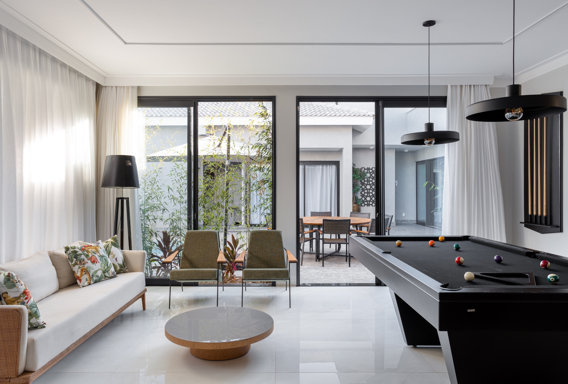 porta de vidro temperado vs porta de vidro comum para cozinha