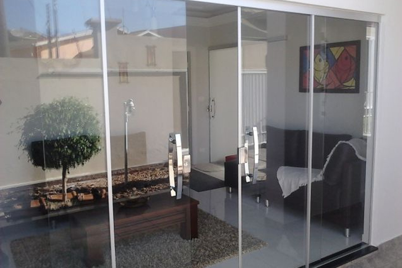 ideias de cozinha com porta de vidro