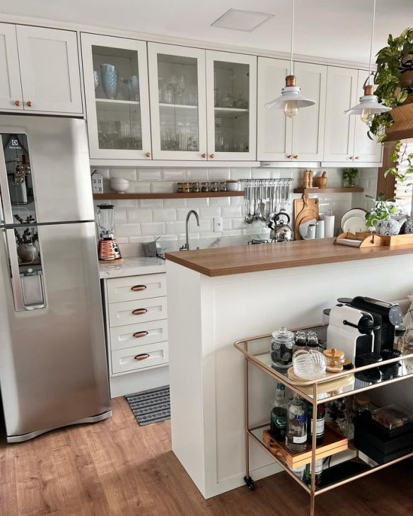 cozinha com porta de vidro